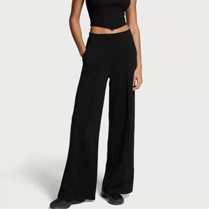 Victoria’s Secret VSX Featherweight Knit Wide-Leg Pant